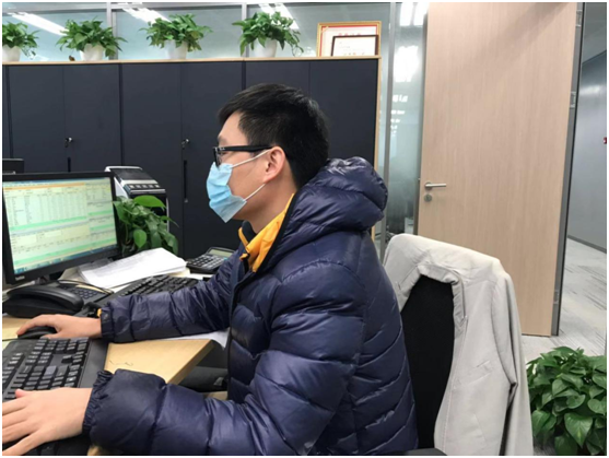 積極引導非現場業(yè)務,切實保護投資者權益.jpg 積極引導非現場業(yè)務,切實保護投資者權益.jpg